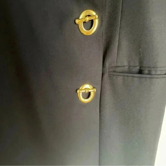 Vintage Italian Black Elongated Blazer with Gold tone Clasps Size 8(M) - Picture 3 of 11